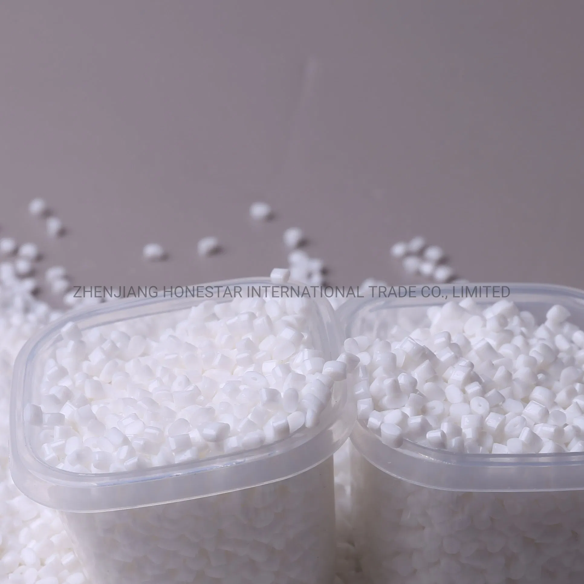 Bluestar 110g30 Hr PBT+GF30% Hydrolysis Resistance, Good Flowability and Processability PBT+30%GF with Customized Color