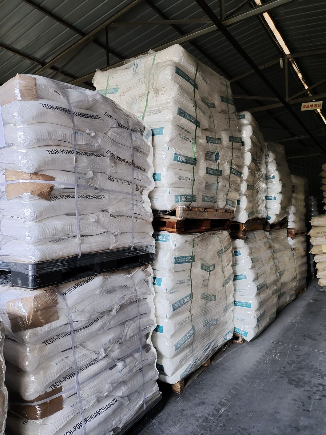 Flowing Agent Tp88 for Ep Pes/Ep Hybrid Pes/Tgic Pes/Primid and PU Powder Coatings