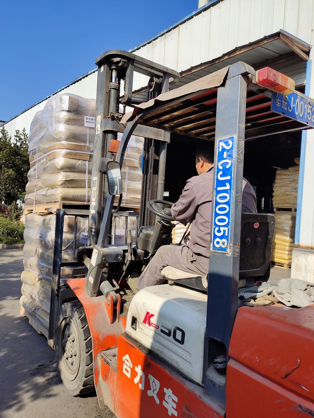 Flowing Agent Tp88 for Ep Pes/Ep Hybrid Pes/Tgic Pes/Primid and PU Powder Coatings