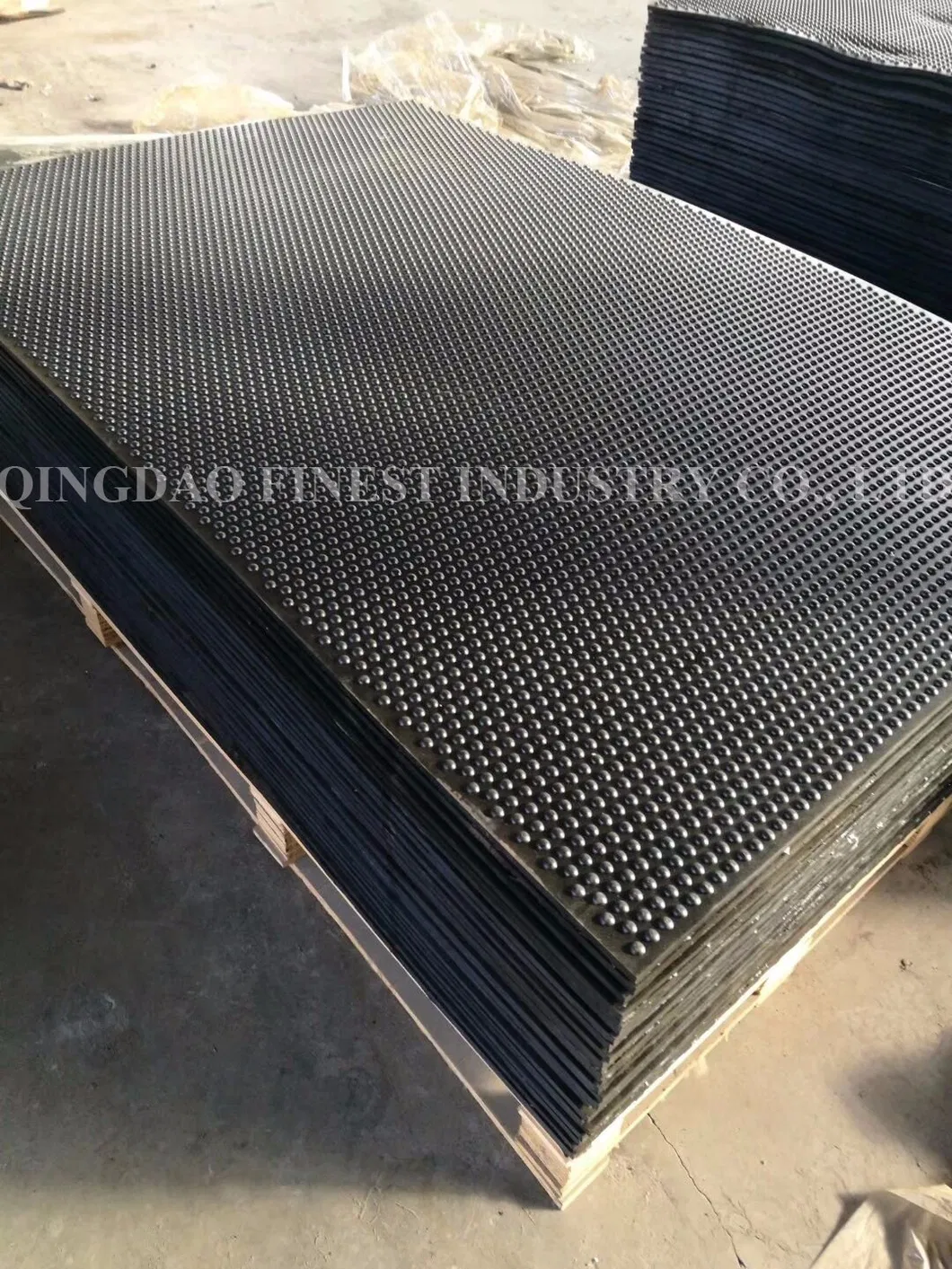 Heavy Duty Solid New Rubber Bubble Top Anti Slip Design Broad Ridge Bottom to Allow Drainage Horse Stable Rubber Tiles Rubber Flooring